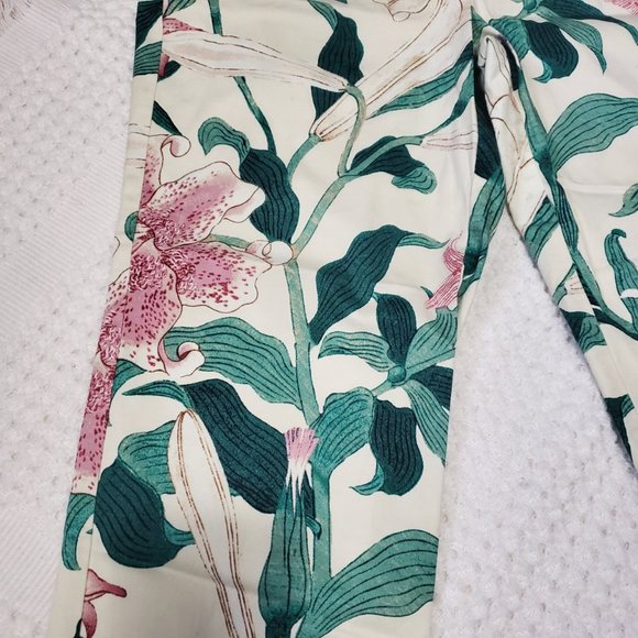 Ann Taylor Cropped Leg Pants Floral - Picture 7 of 7